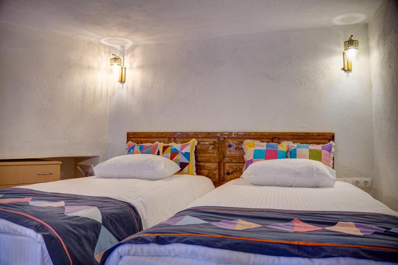 Gibos Cave Hotel 于尔居普 外观 照片