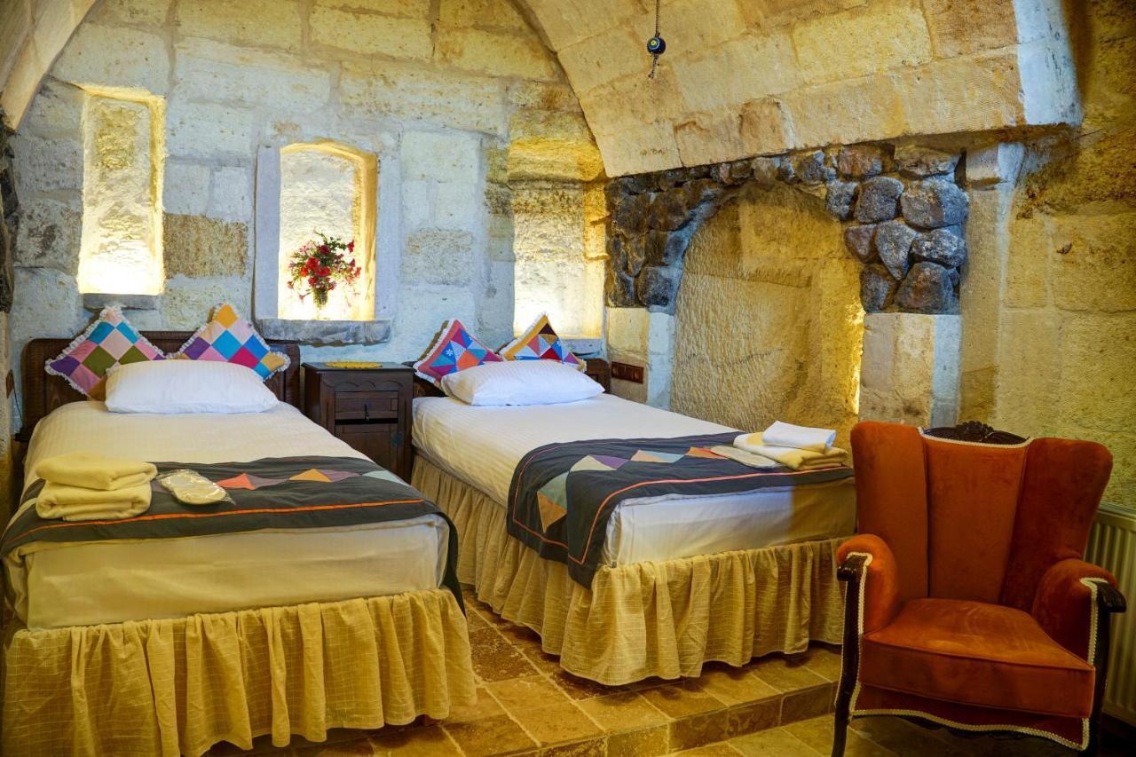 Gibos Cave Hotel 于尔居普 外观 照片
