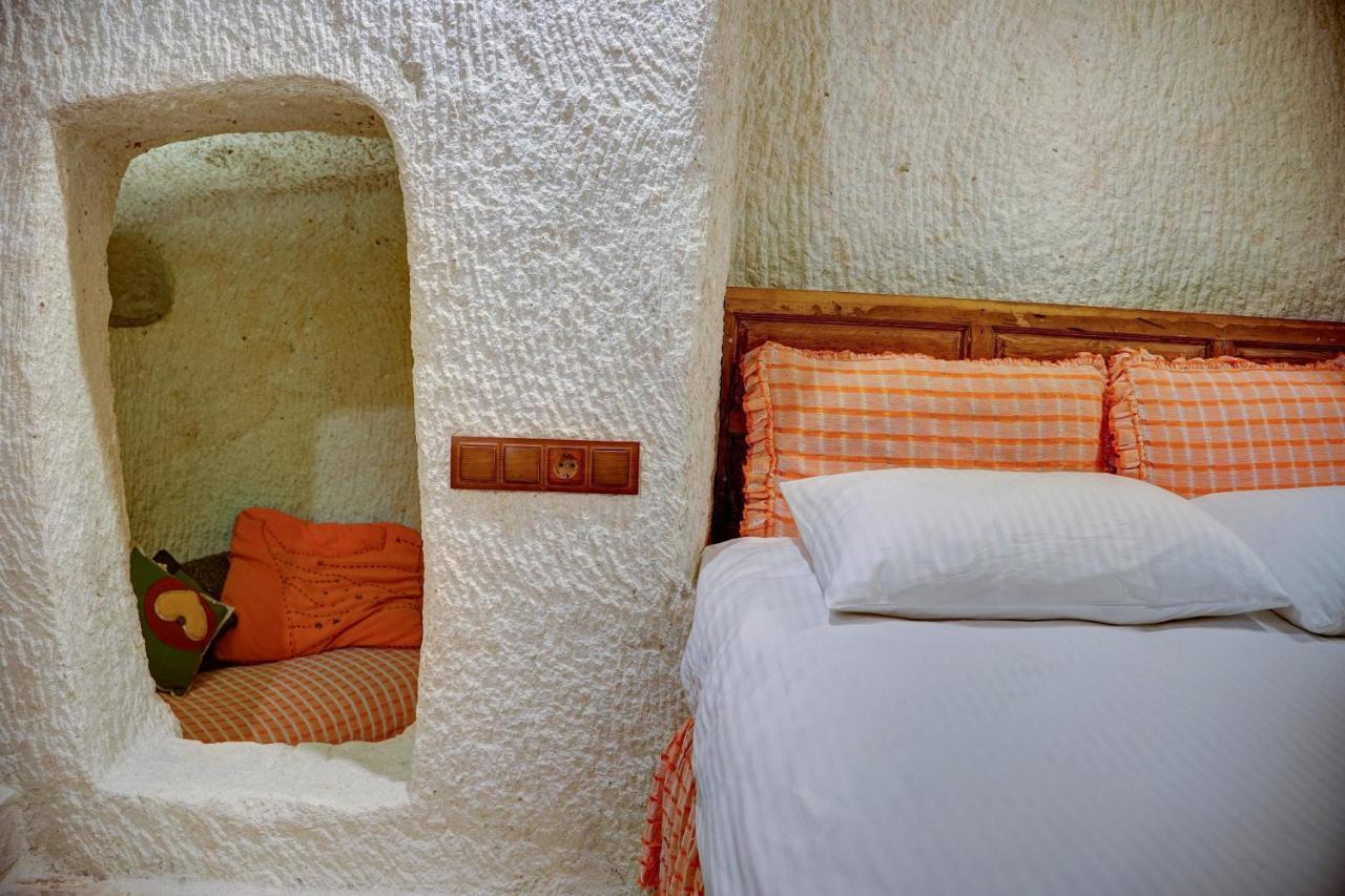 Gibos Cave Hotel 于尔居普 外观 照片
