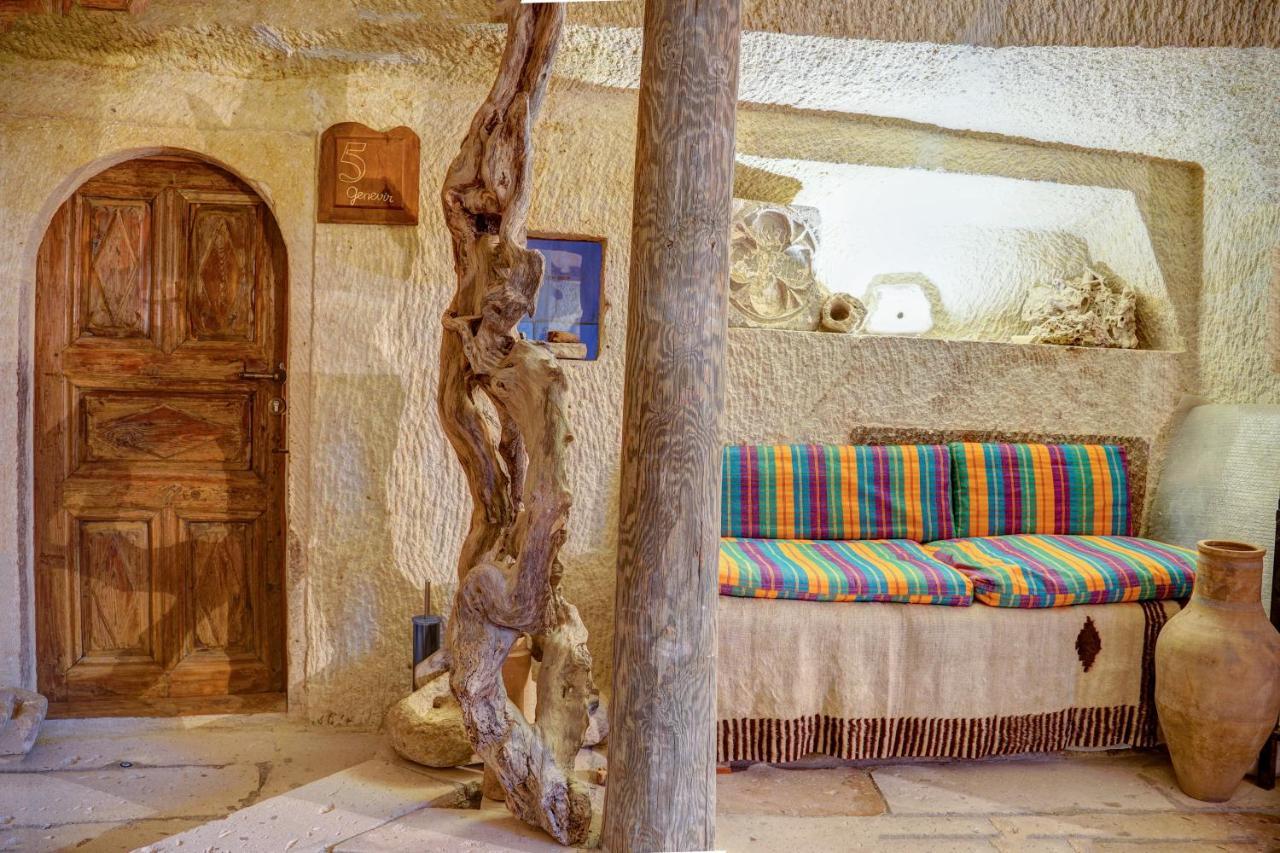 Gibos Cave Hotel 于尔居普 外观 照片