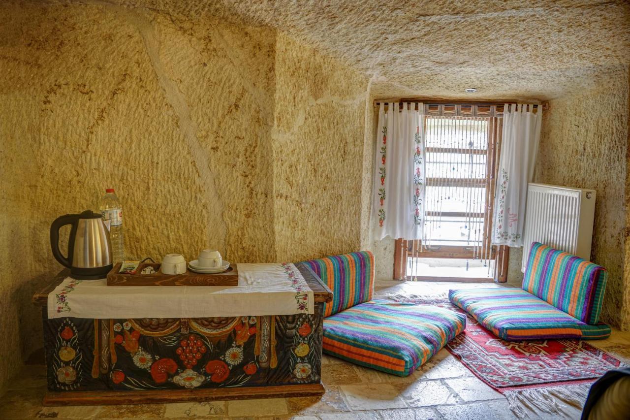 Gibos Cave Hotel 于尔居普 外观 照片