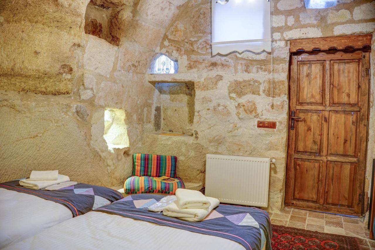 Gibos Cave Hotel 于尔居普 外观 照片