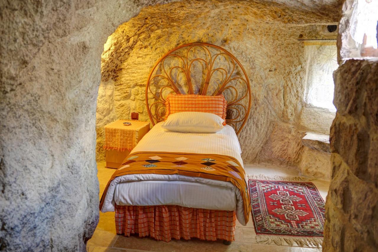 Gibos Cave Hotel 于尔居普 外观 照片