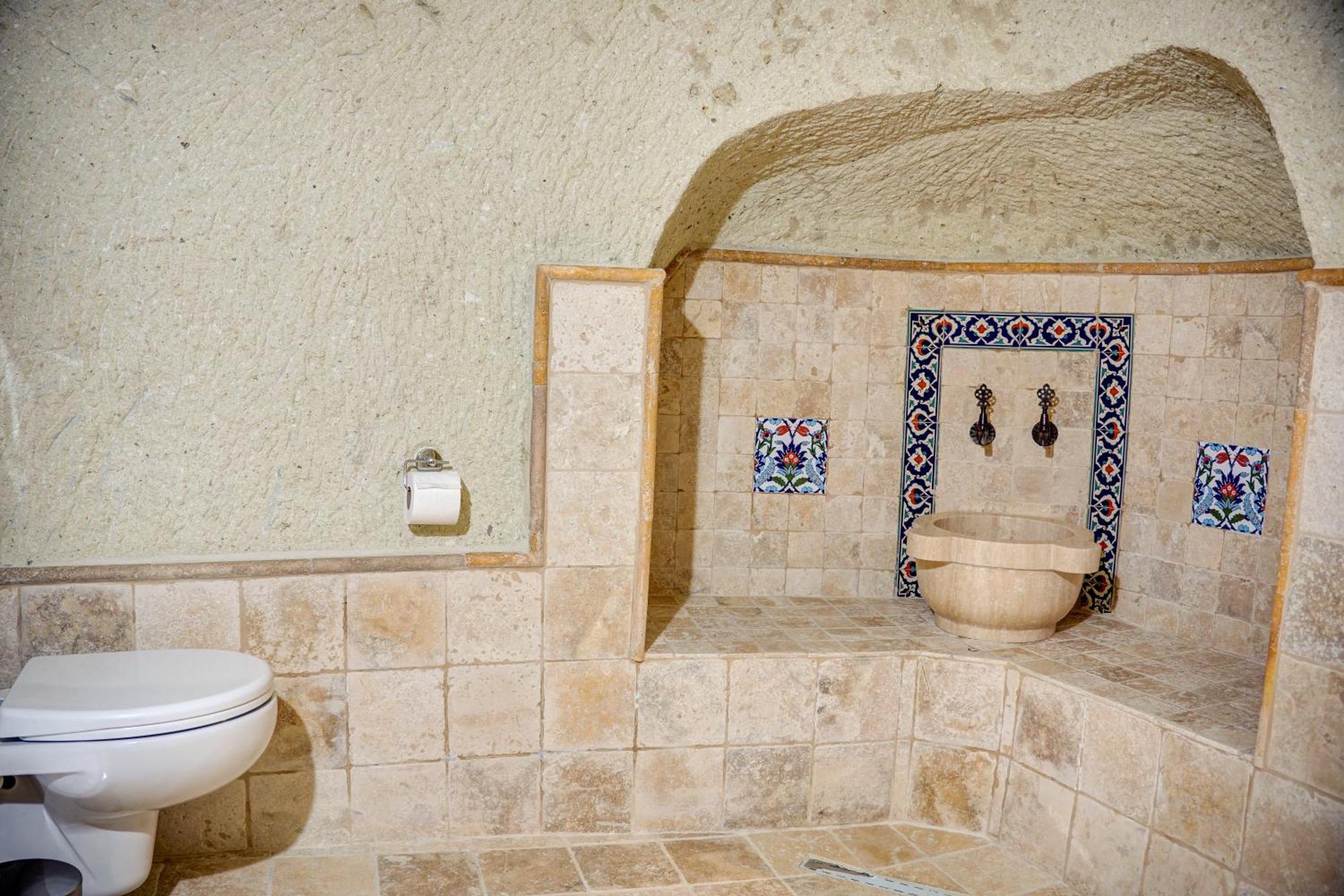 Gibos Cave Hotel 于尔居普 外观 照片
