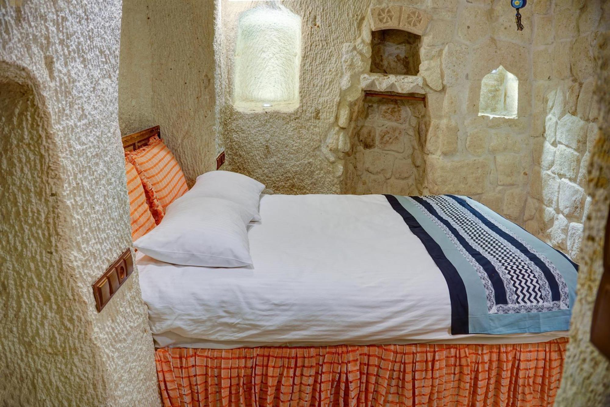 Gibos Cave Hotel 于尔居普 外观 照片