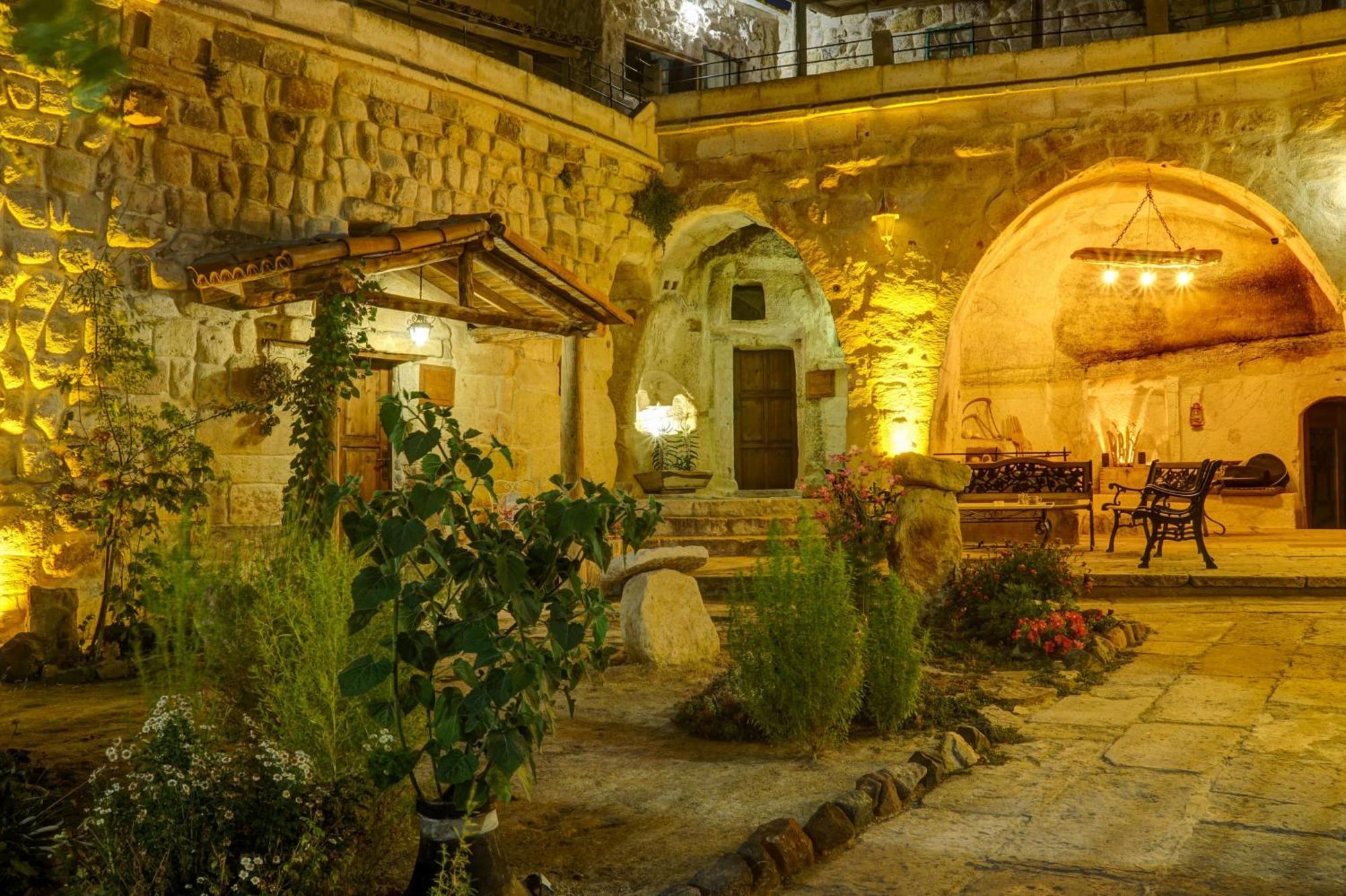 Gibos Cave Hotel 于尔居普 外观 照片